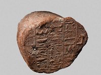 Aeg T 2  Aeg T 2, Theben-West (Grab TT 200), 18. Dynastie, Grabkegel des Polizeioberst Dedu, Roter Ton, H 6,0 cm, B 8,3 cm, T 7,5 cm : Bestandskatalog Ägypten, Museumsfoto: Claus Cordes